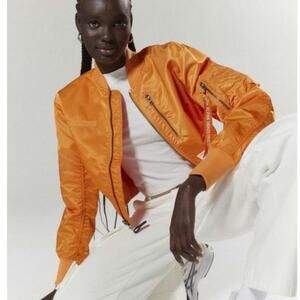 New Alpha Industries UO Exclusive L-2B Cropped Bomber Jacket $180 LARGE Orange
